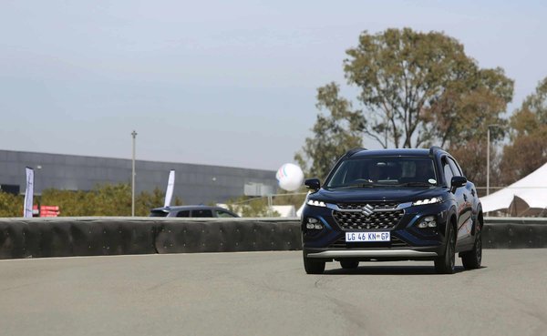 How to Program the Torque Vectoring System in a Ford Focus RS for Optimum Track Performance?